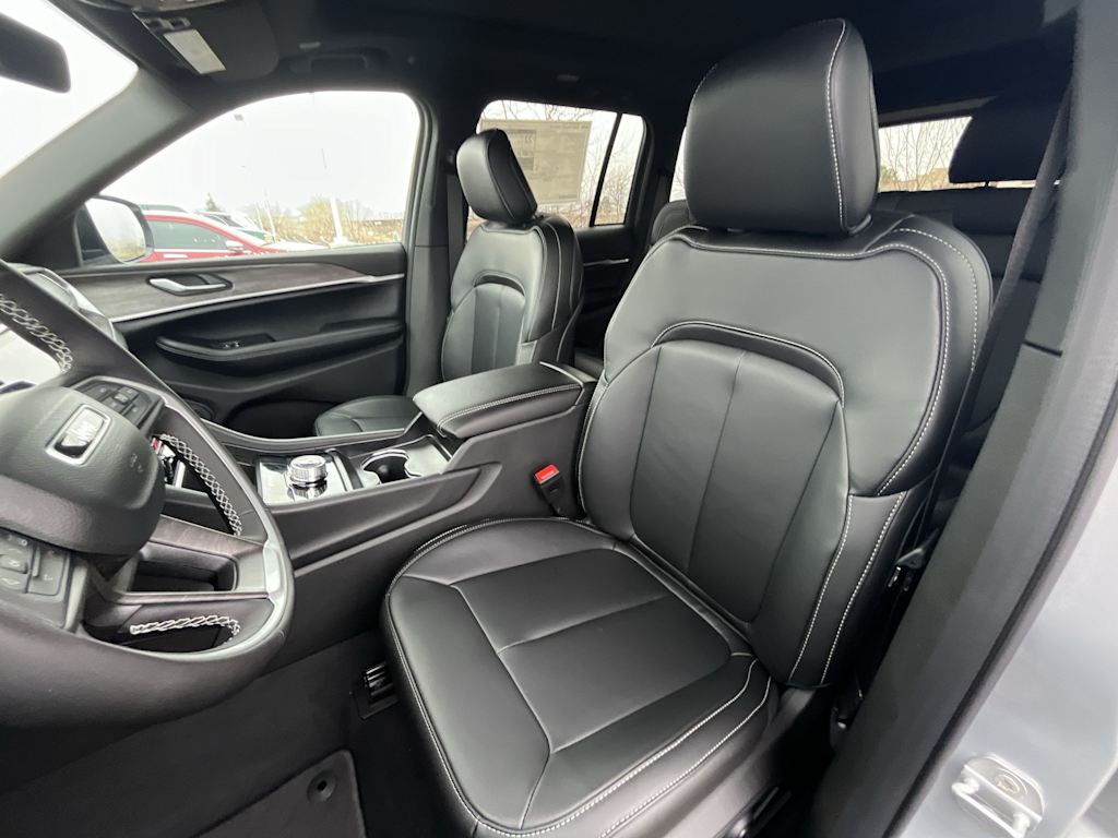 Thumbnail: 2025 Jeep Grand Cherokee - 10