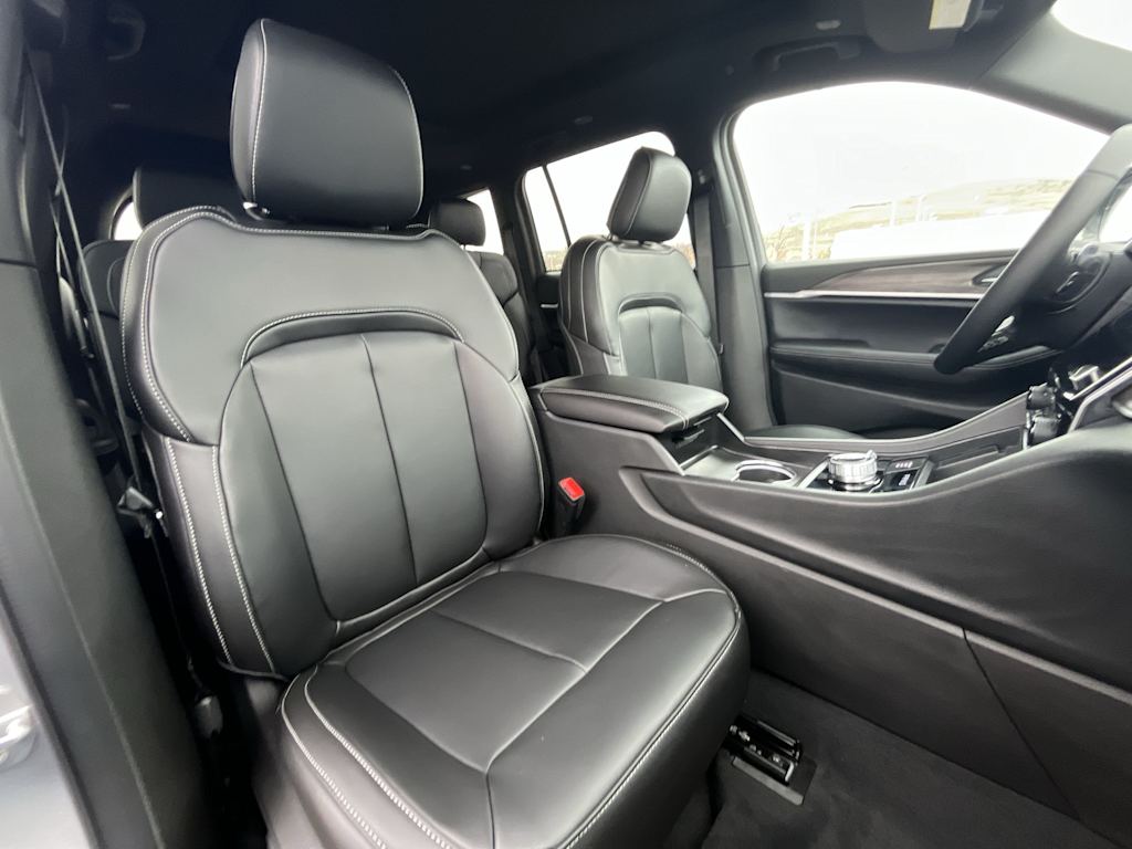 Thumbnail: 2025 Jeep Grand Cherokee - 11