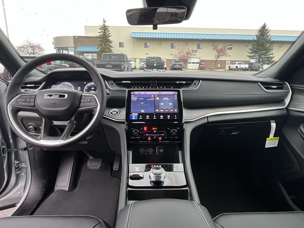 Thumbnail: 2025 Jeep Grand Cherokee - 9