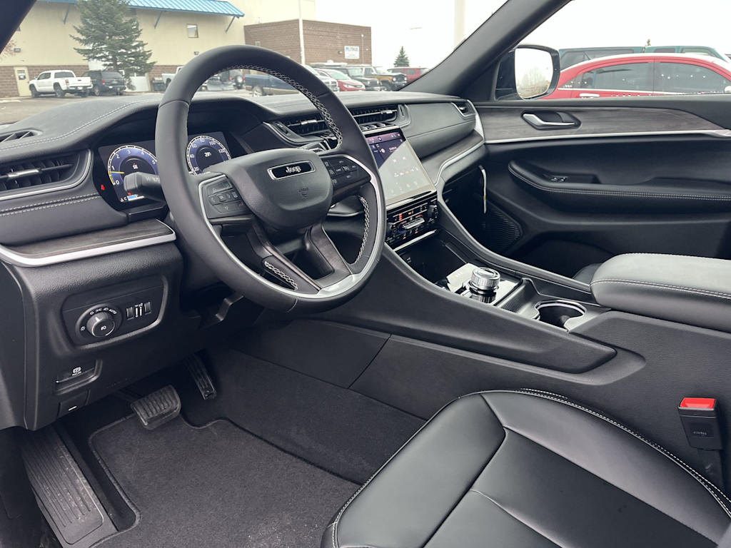 Thumbnail: 2025 Jeep Grand Cherokee - 2
