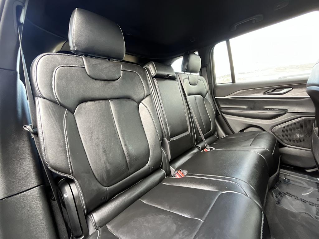 Thumbnail: 2024 Jeep Grand Cherokee - 19