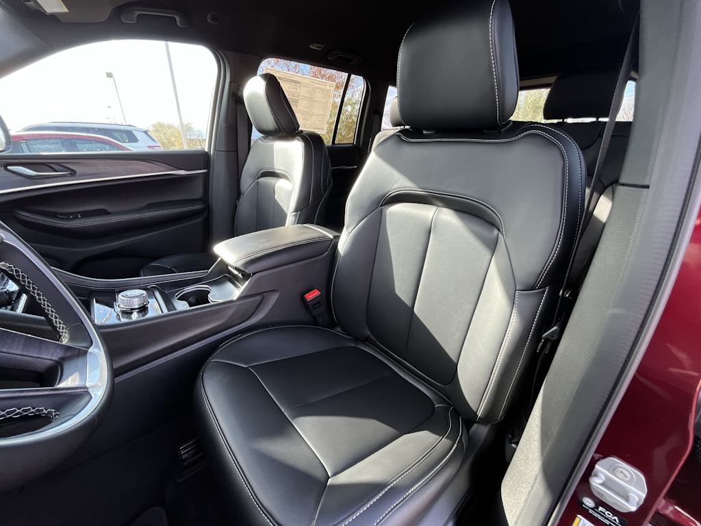 Thumbnail: 2025 Jeep Grand Cherokee - 11