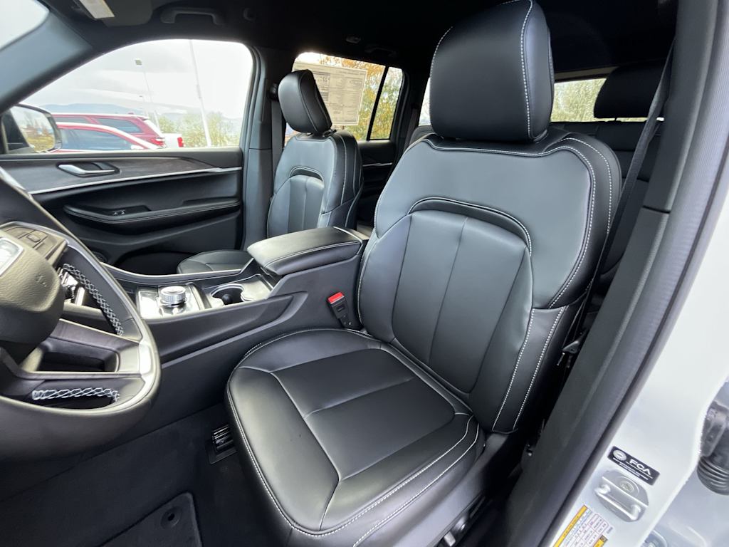 Thumbnail: 2025 Jeep Grand Cherokee - 11