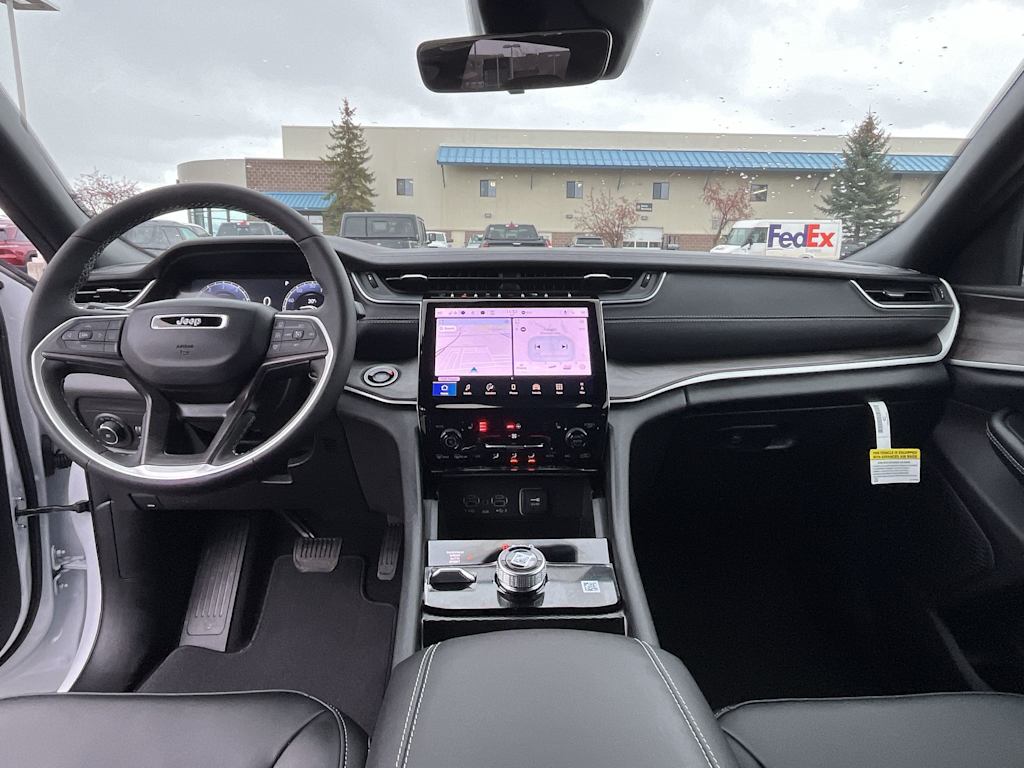 Thumbnail: 2025 Jeep Grand Cherokee - 10