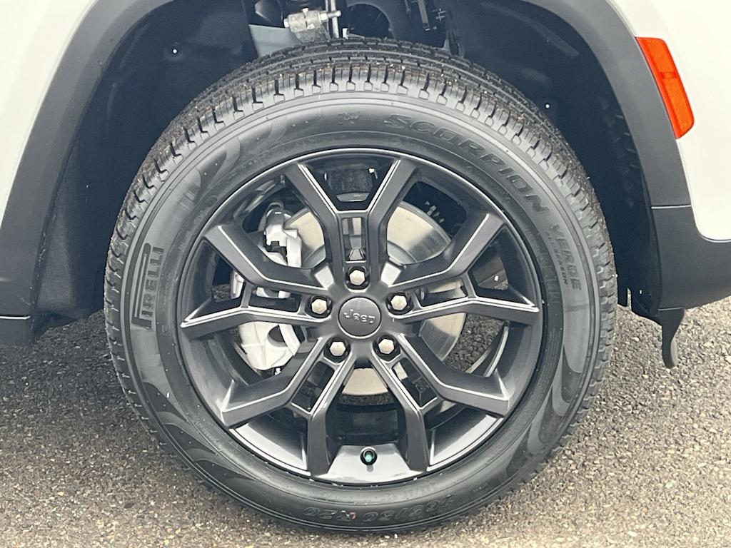 Thumbnail: 2025 Jeep Grand Cherokee - 8