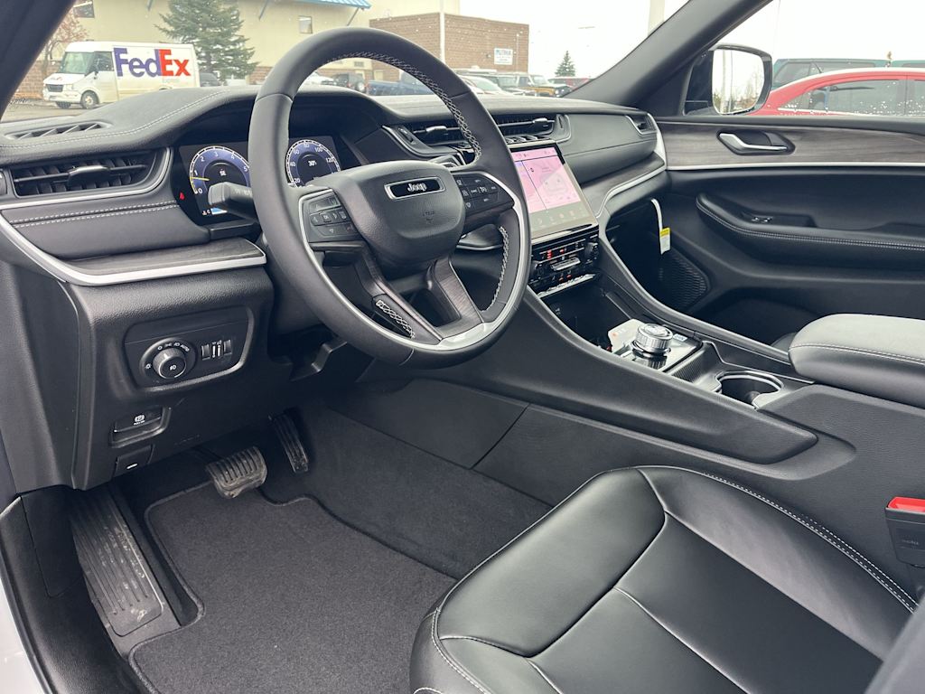 Thumbnail: 2025 Jeep Grand Cherokee - 2