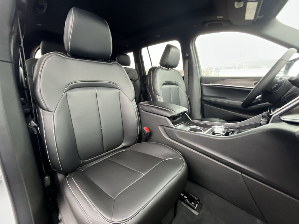 Thumbnail: 2025 Jeep Grand Cherokee - 12