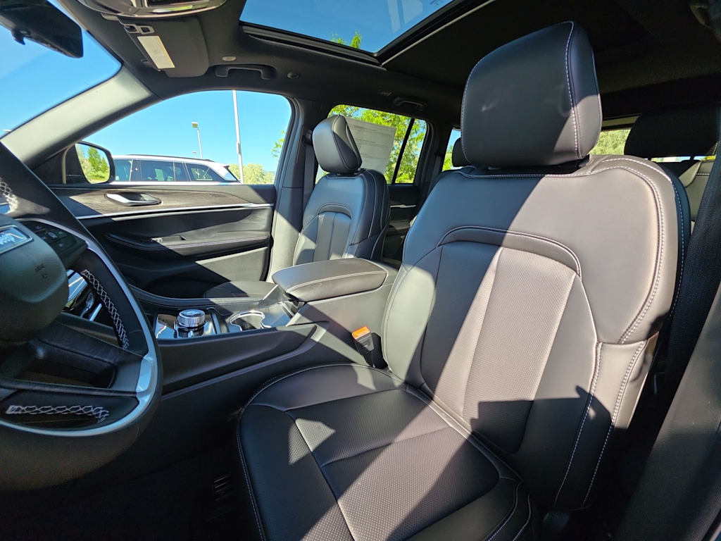 Thumbnail: 2026 Jeep Grand Cherokee - 10