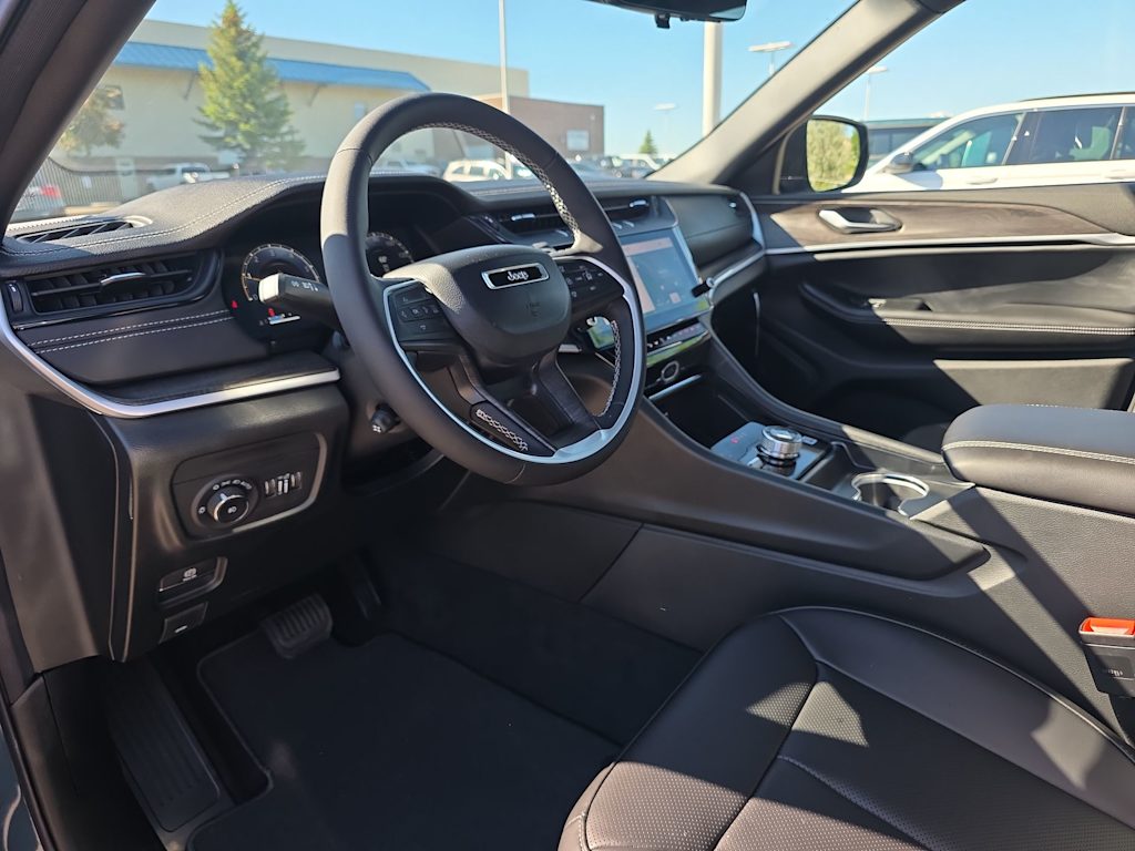 Thumbnail: 2026 Jeep Grand Cherokee - 2