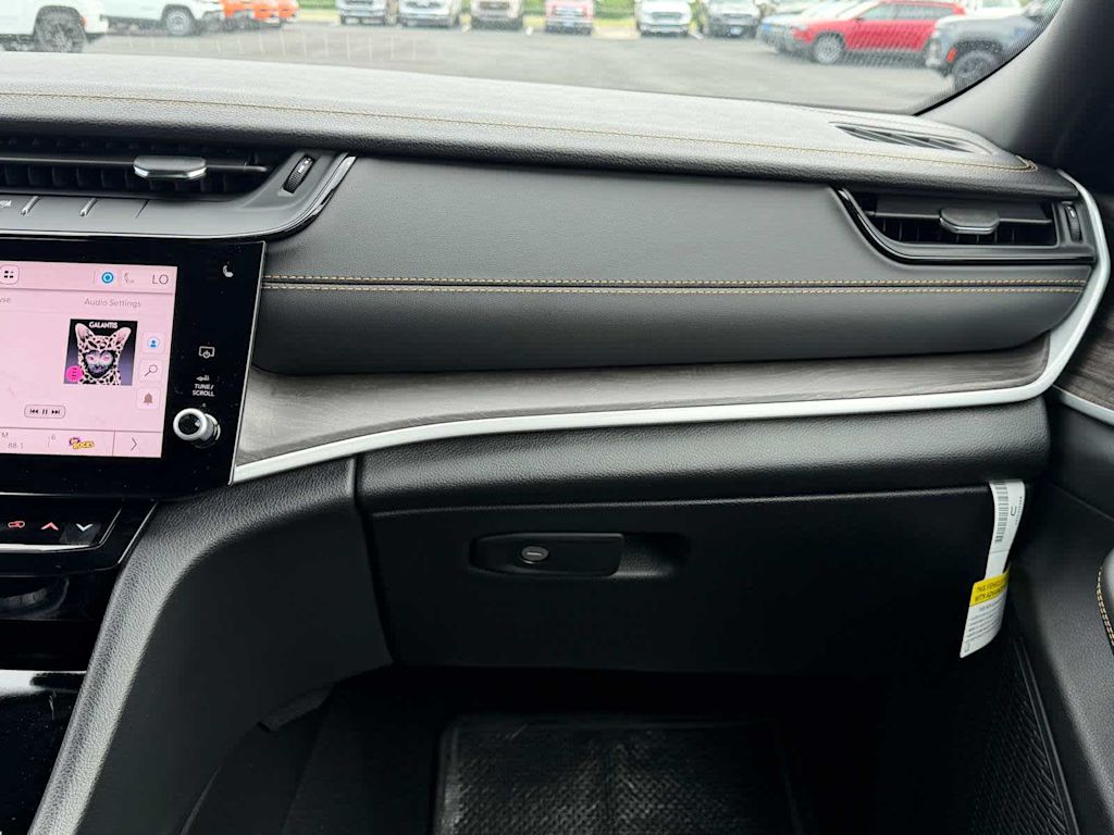Thumbnail: 2026 Jeep Grand Cherokee - 30
