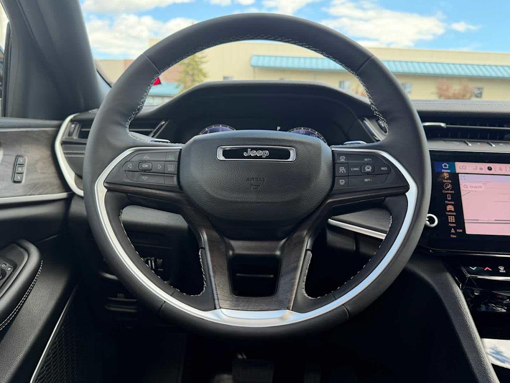 Thumbnail: 2026 Jeep Grand Cherokee - 10