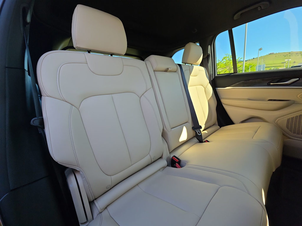 Thumbnail: 2026 Jeep Grand Cherokee - 11