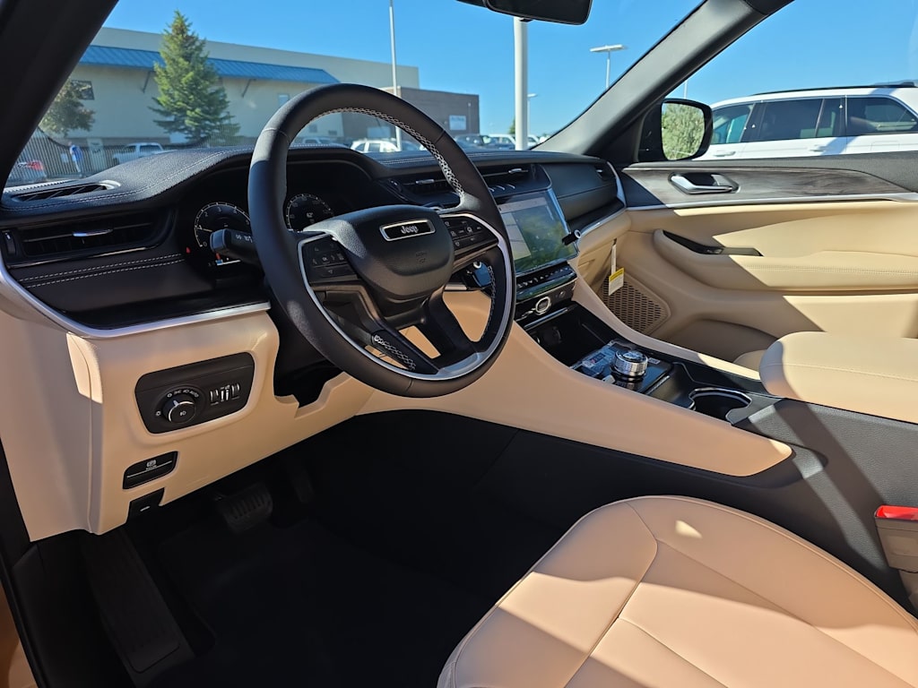 Thumbnail: 2026 Jeep Grand Cherokee - 2