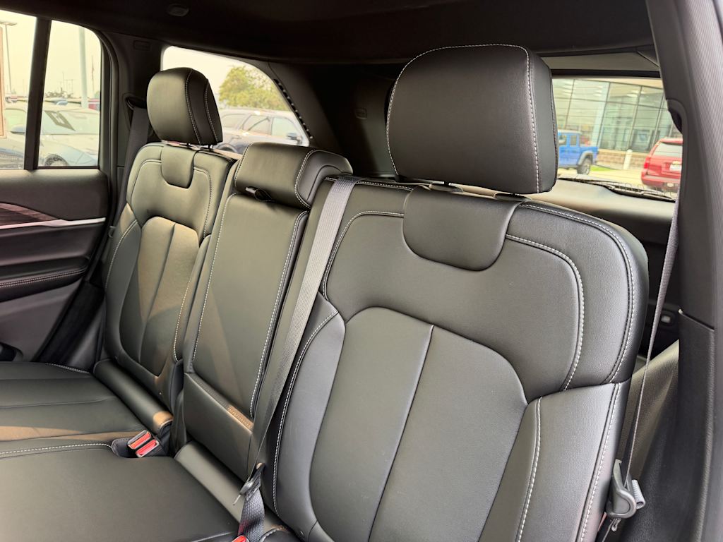 Thumbnail: 2026 Jeep Grand Cherokee - 28