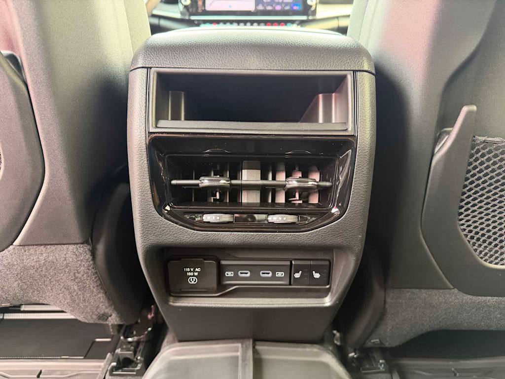 Thumbnail: 2026 Jeep Grand Cherokee - 38