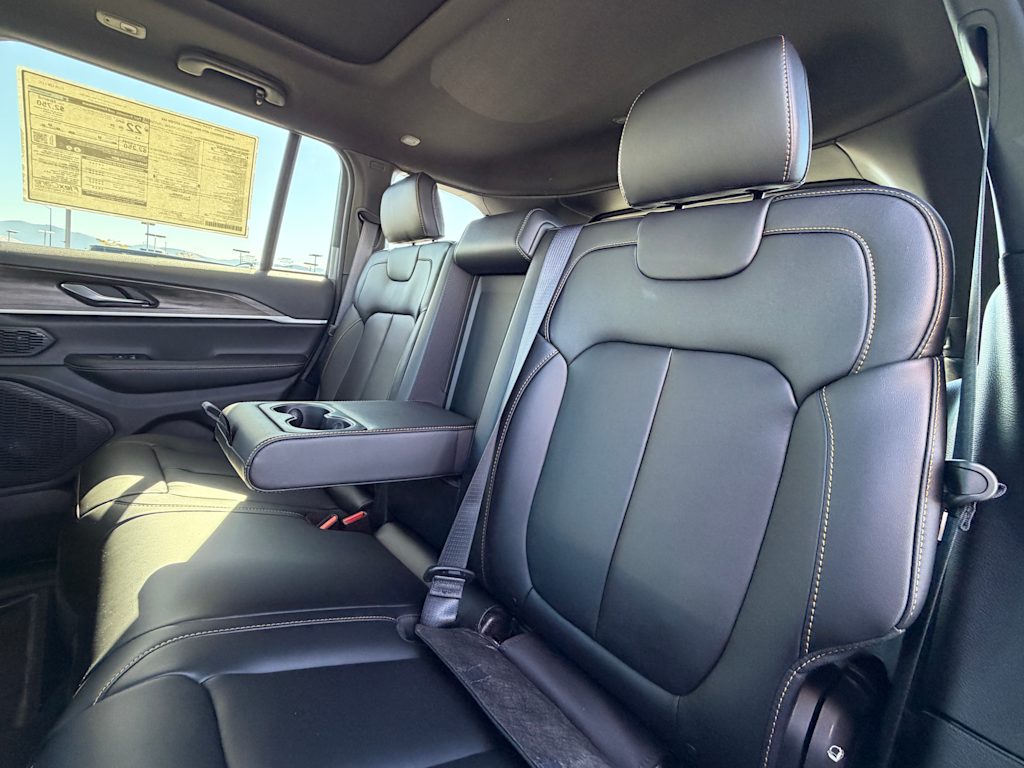 Thumbnail: 2026 Jeep Grand Cherokee - 33