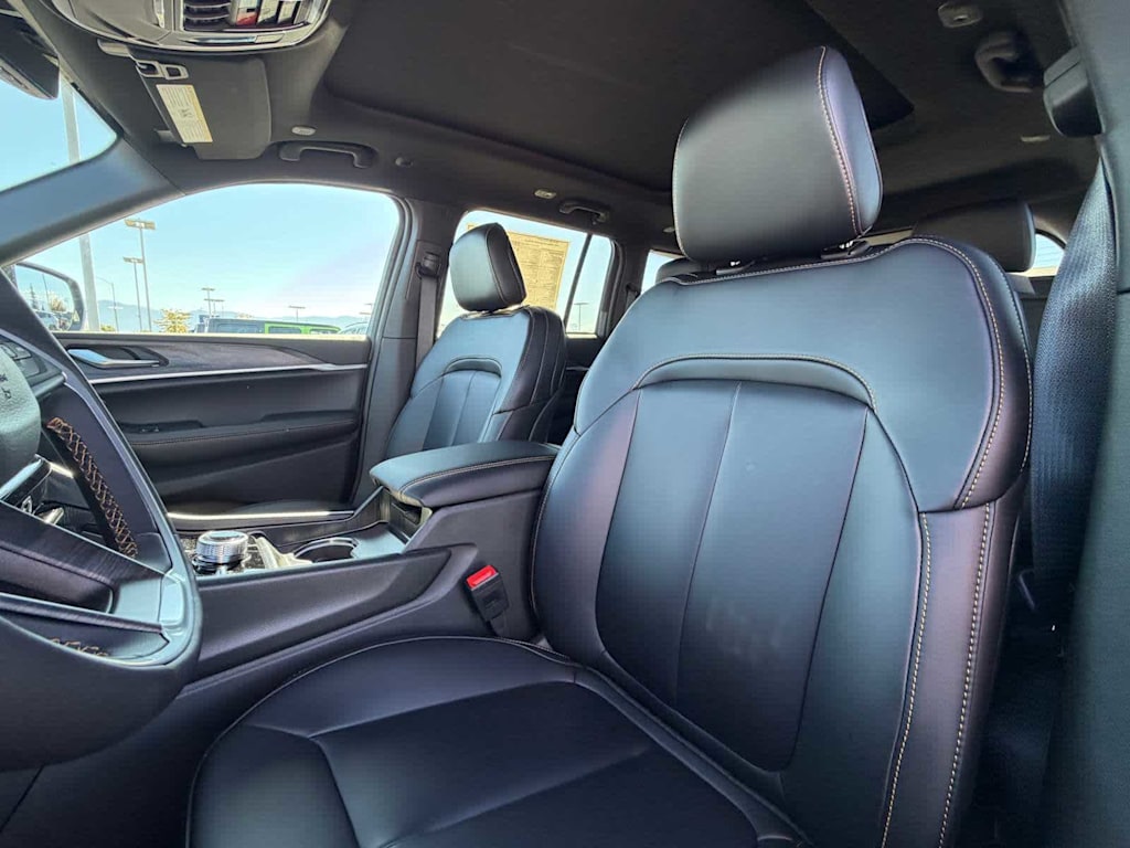 Thumbnail: 2026 Jeep Grand Cherokee - 8