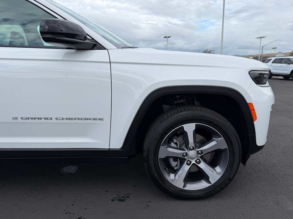 Thumbnail: 2026 Jeep Grand Cherokee - 6