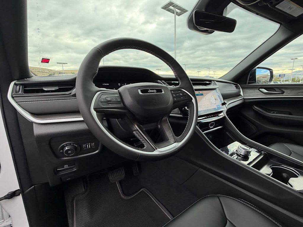 Thumbnail: 2026 Jeep Grand Cherokee - 2