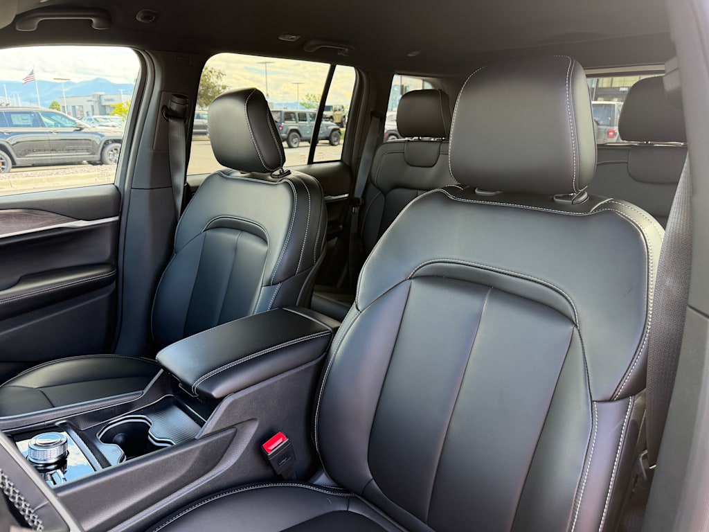 Thumbnail: 2026 Jeep Grand Cherokee - 7
