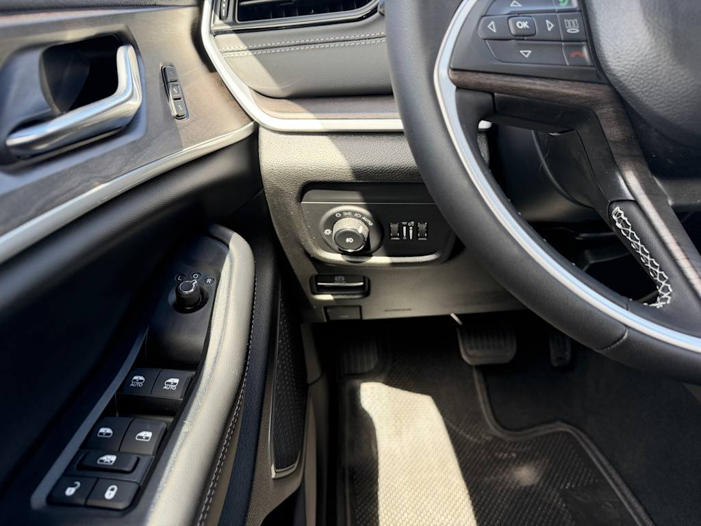 Thumbnail: 2026 Jeep Grand Cherokee - 11