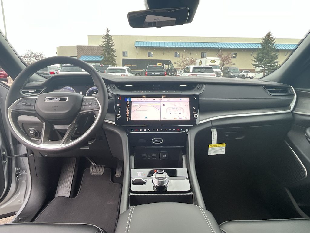 Thumbnail: 2026 Jeep Grand Cherokee - 9
