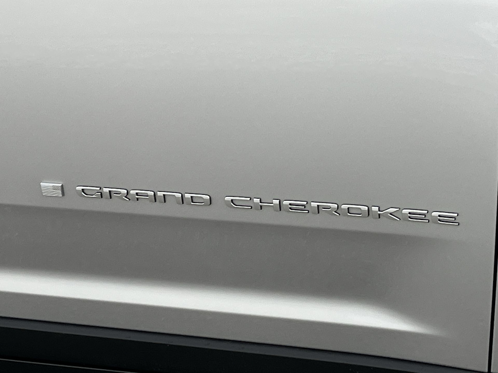 Thumbnail: 2026 Jeep Grand Cherokee - 18