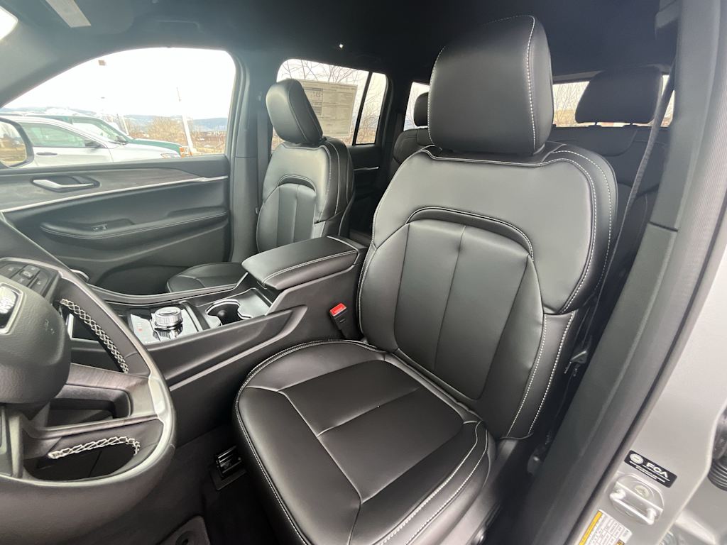 Thumbnail: 2026 Jeep Grand Cherokee - 10