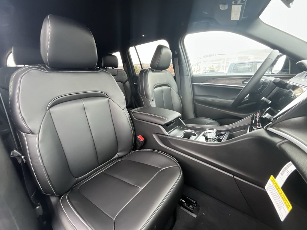 Thumbnail: 2026 Jeep Grand Cherokee - 11