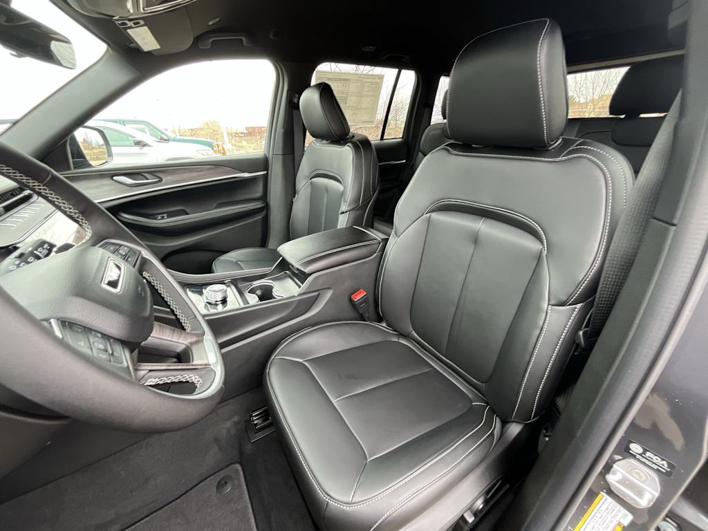 Thumbnail: 2026 Jeep Grand Cherokee - 10