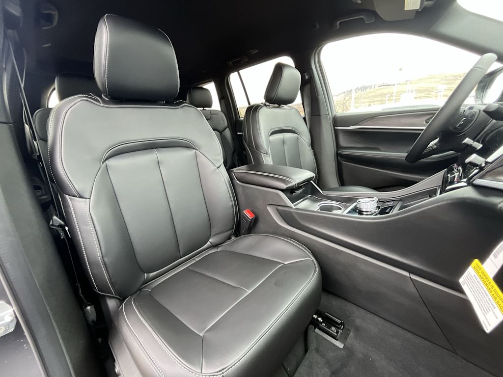 Thumbnail: 2026 Jeep Grand Cherokee - 11