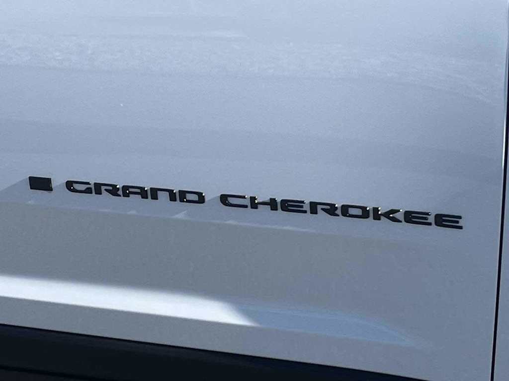 Thumbnail: 2025 Jeep Grand Cherokee L - 7