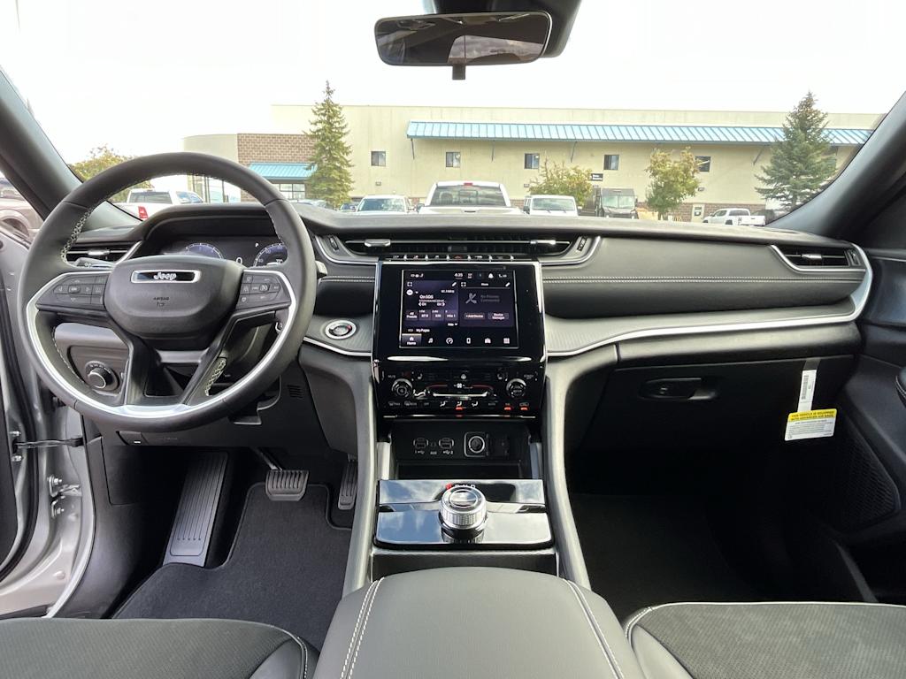 2025 Jeep Grand Cherokee L Altitude - Photo 10