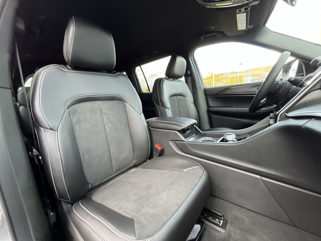 2025 Jeep Grand Cherokee L Altitude - Photo 12