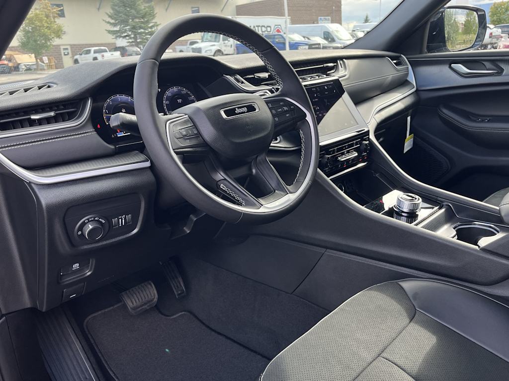 2025 Jeep Grand Cherokee L Altitude - Photo 2