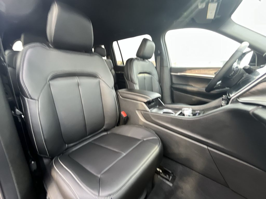 Thumbnail: 2025 Jeep Grand Cherokee L - 20