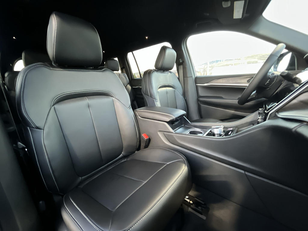 Thumbnail: 2025 Jeep Grand Cherokee L - 19