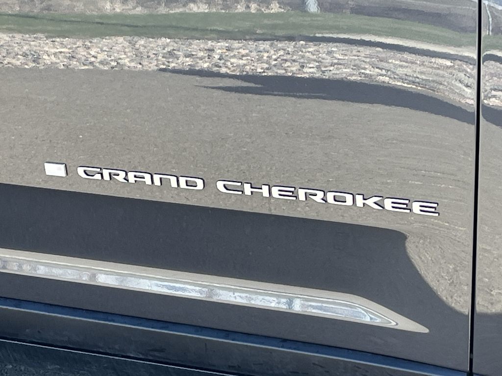 Thumbnail: 2026 Jeep Grand Cherokee L - 18