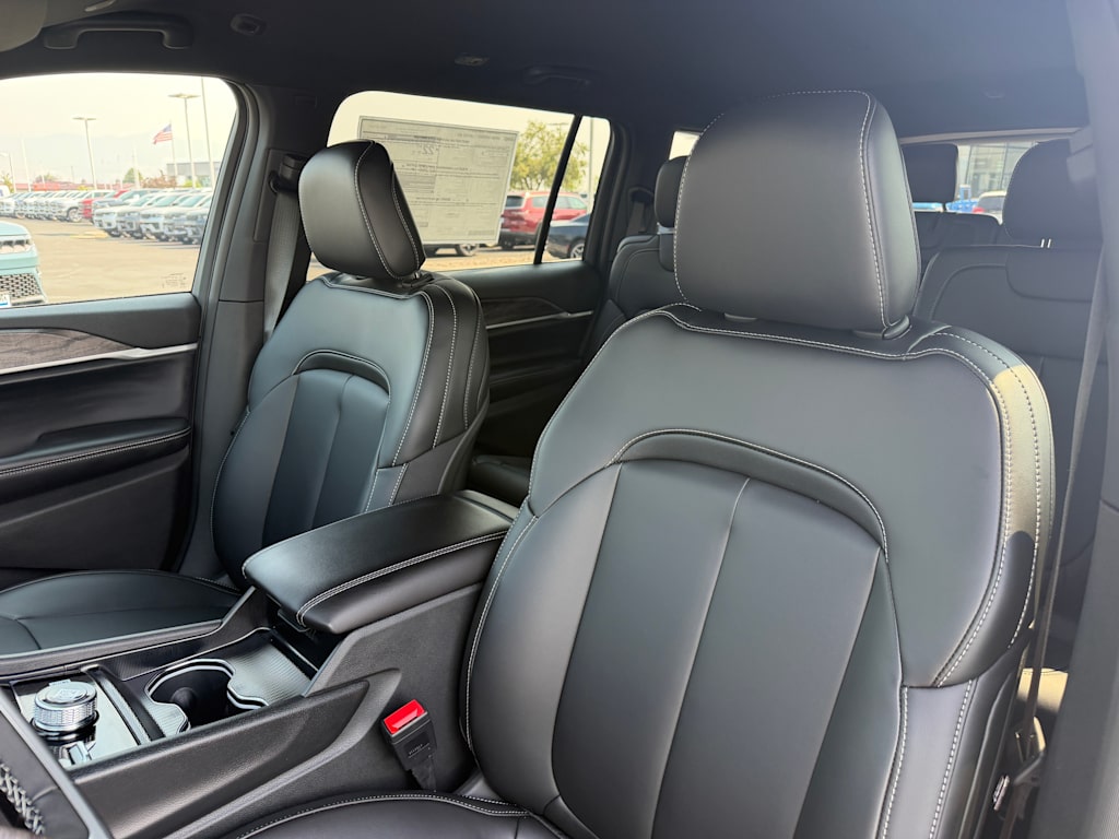 Thumbnail: 2026 Jeep Grand Cherokee L - 7