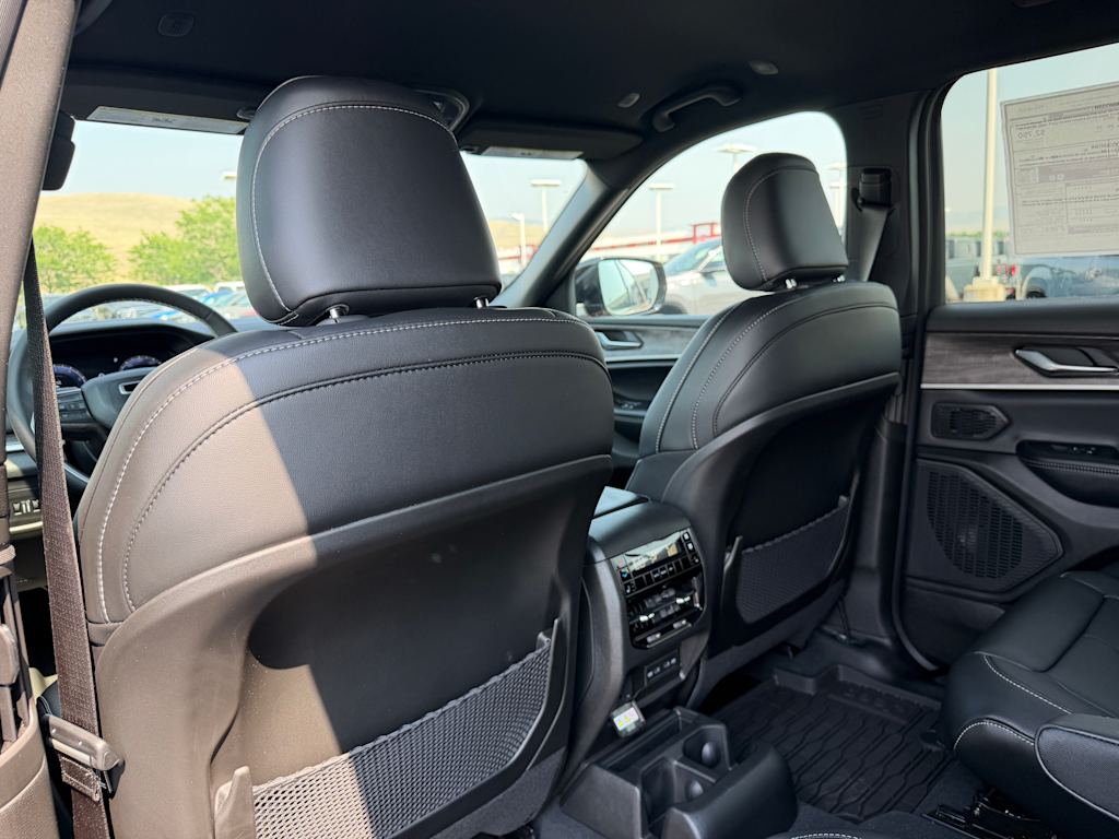 Thumbnail: 2026 Jeep Grand Cherokee L - 9