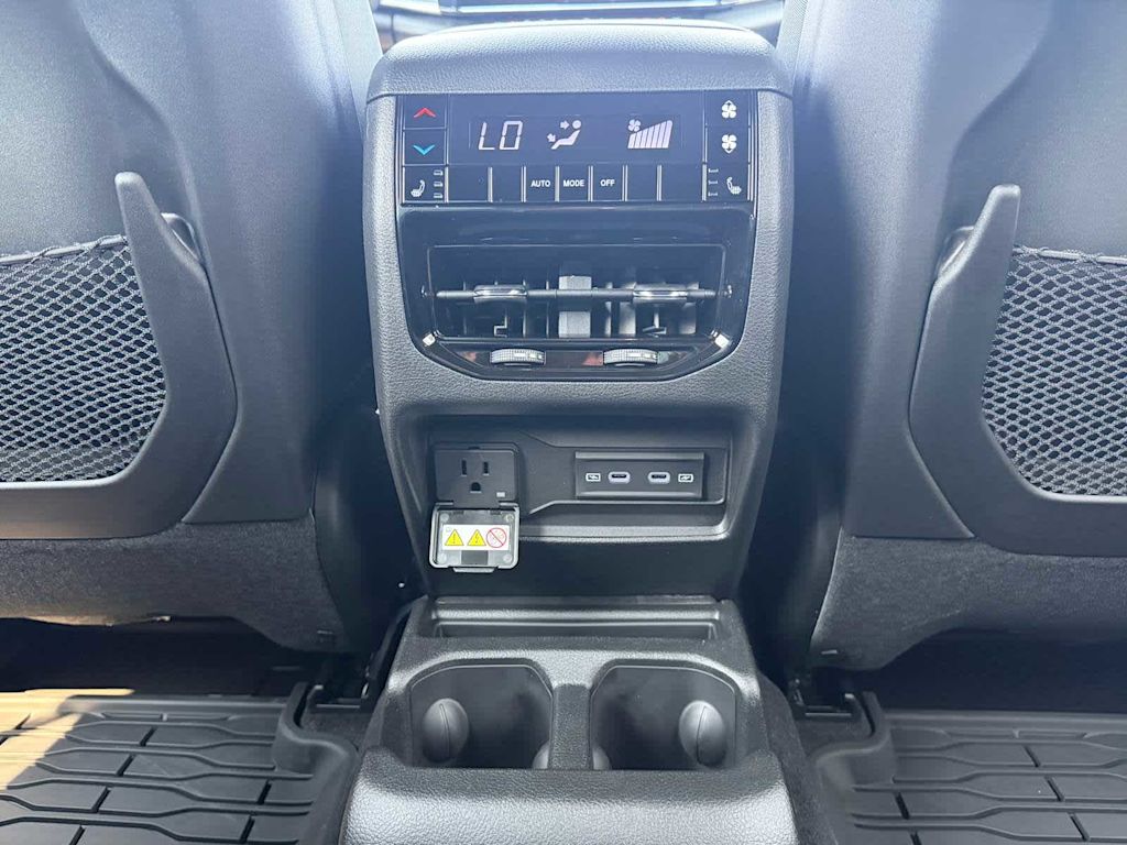 Thumbnail: 2026 Jeep Grand Cherokee L - 38