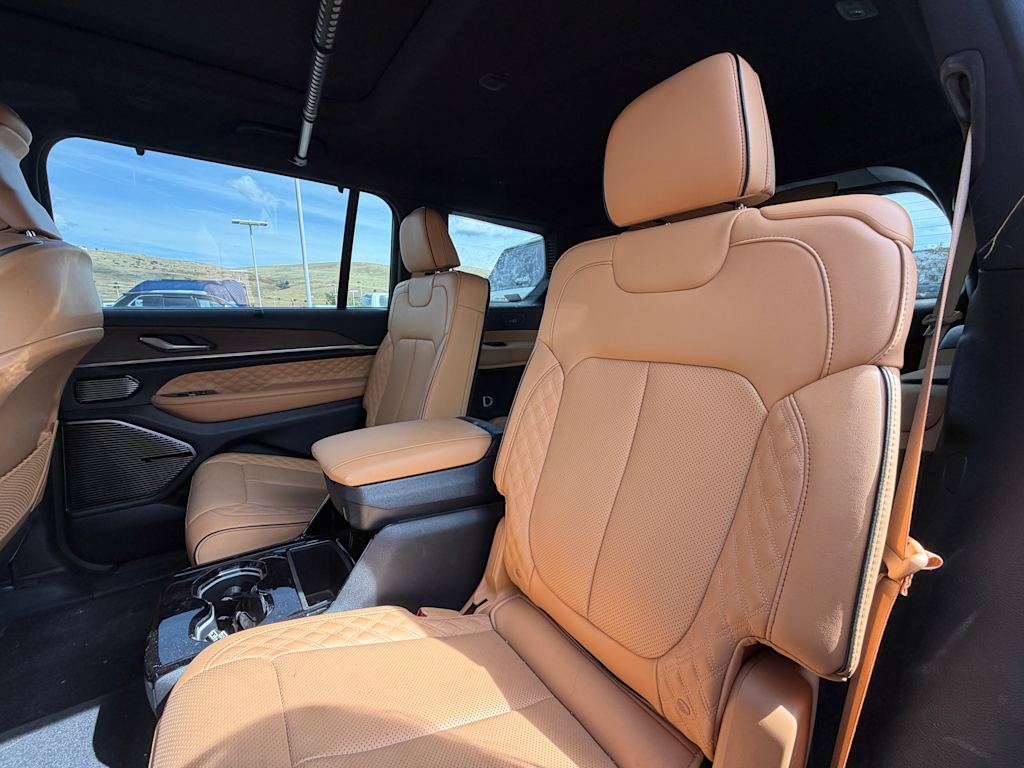 Thumbnail: 2024 Jeep Grand Cherokee L - 9