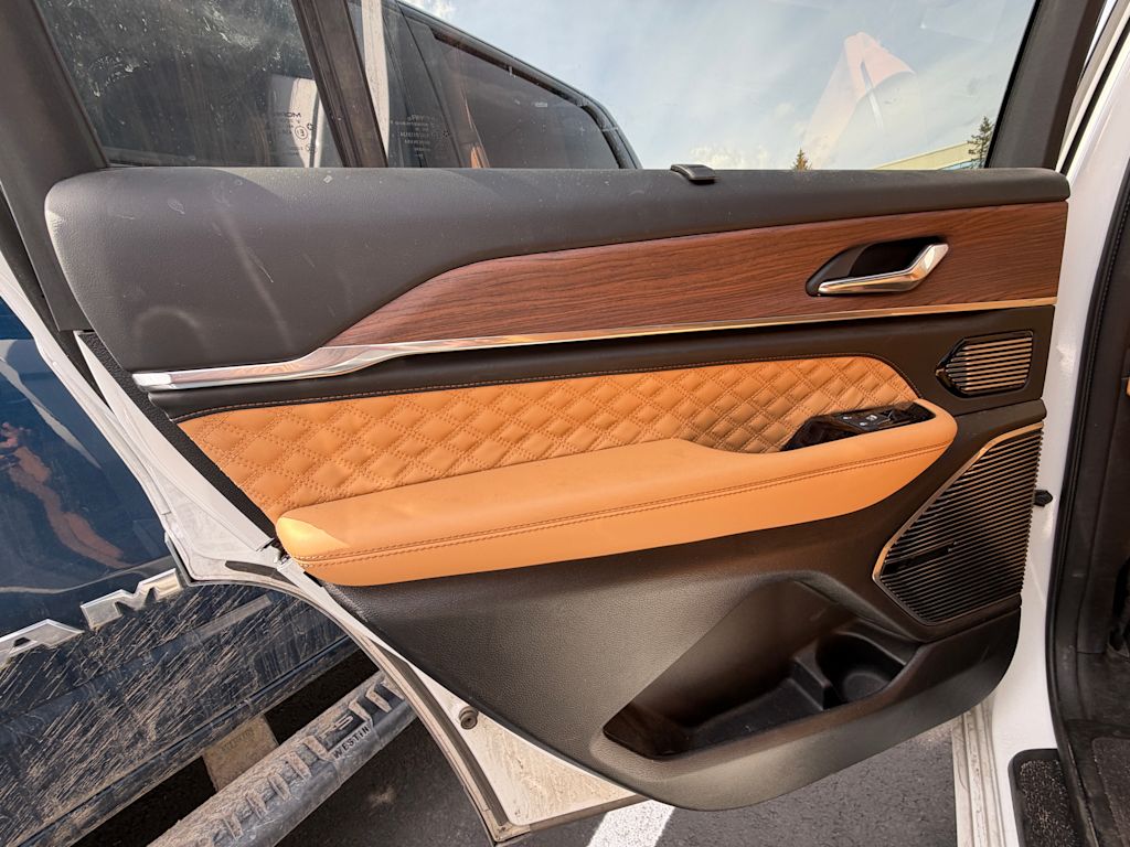 Thumbnail: 2024 Jeep Grand Cherokee L - 23