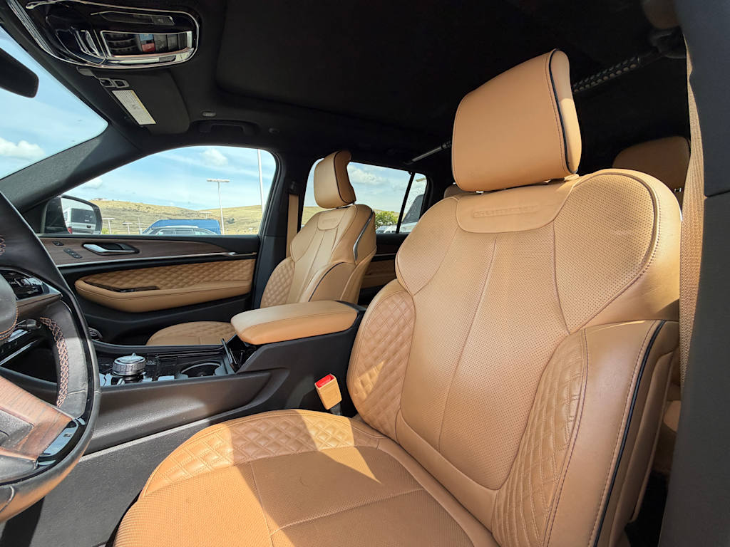 Thumbnail: 2024 Jeep Grand Cherokee L - 8