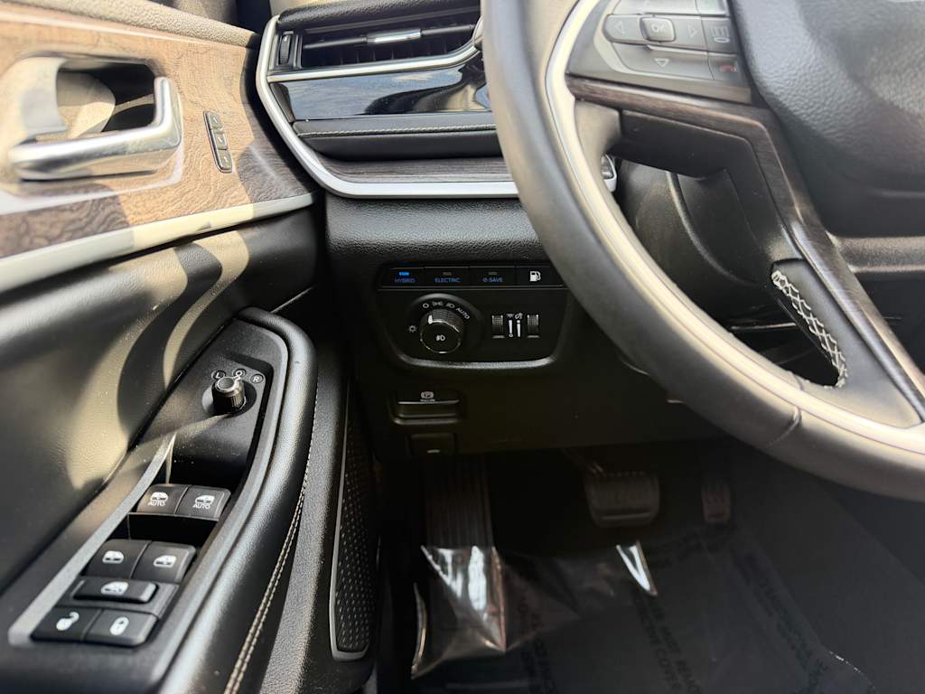 Thumbnail: 2024 Jeep Grand Cherokee - 19