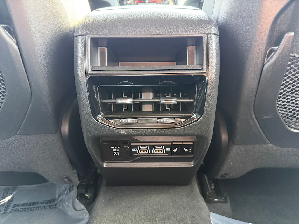 Thumbnail: 2024 Jeep Grand Cherokee - 24
