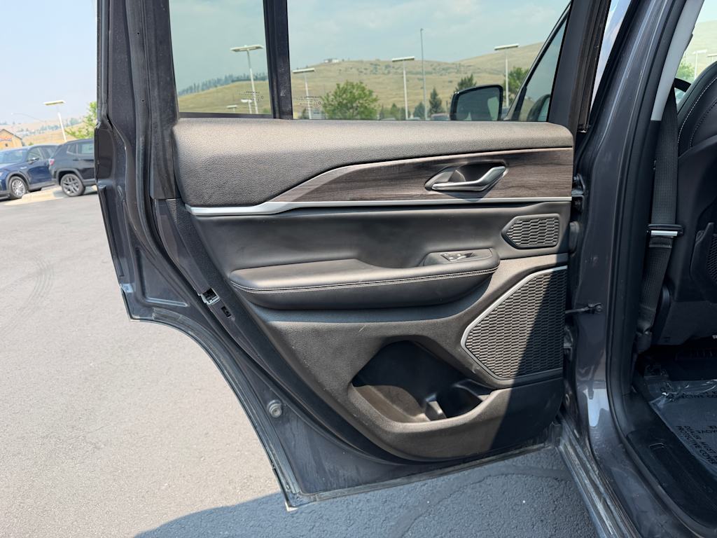 Thumbnail: 2024 Jeep Grand Cherokee - 26