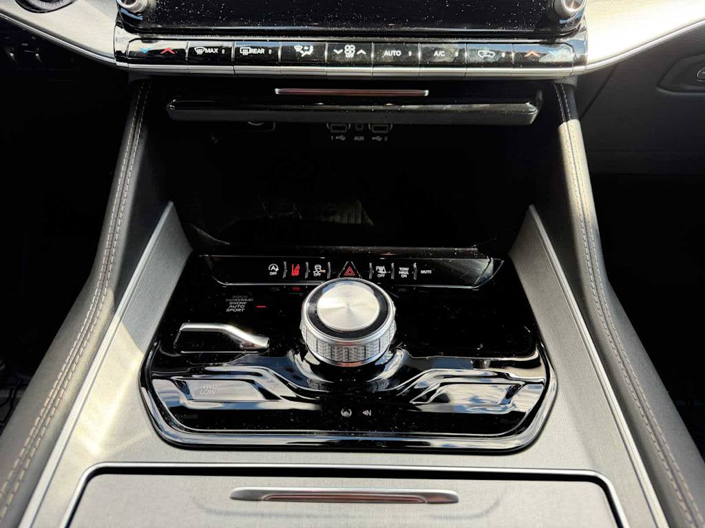 Thumbnail: 2026 Jeep Grand Wagoneer L - 34