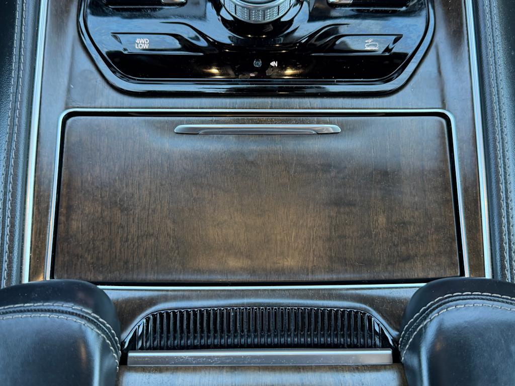 Thumbnail: 2024 Jeep Grand Wagoneer L - 24