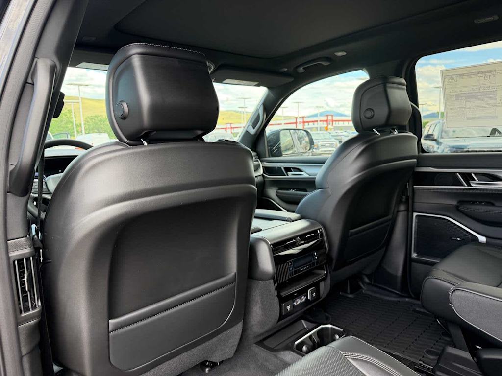 Thumbnail: 2026 Jeep Grand Wagoneer - 35